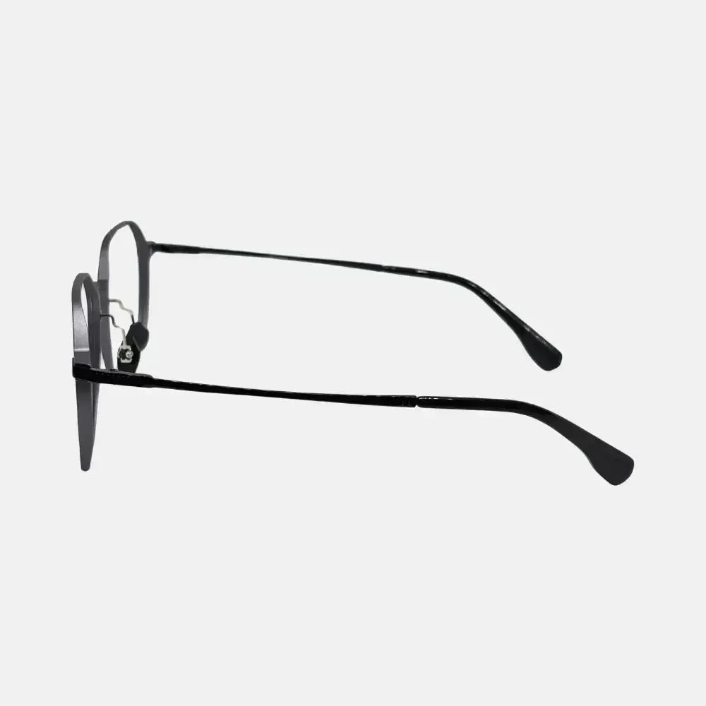 imgi_15_imgi_16_Diseño sin título - 2025-06-30T130620.554.webp